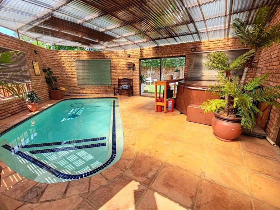 4 Bedroom Property for Sale in Van Der Hoff Park North West